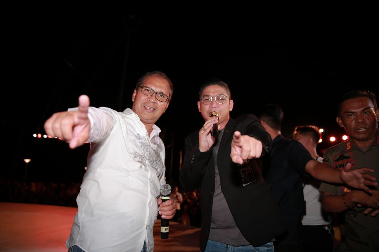 Pasha Ungu Berduet Danny Pomanto di Closing Ceremony Makassar F8